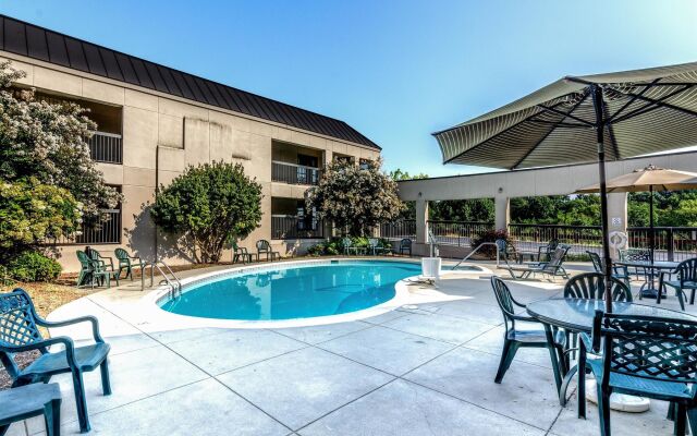 Travelodge by Wyndham Roanoke