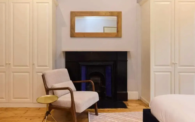 The West Kensington Hideout - Cozy 2bdr Flat With Garden