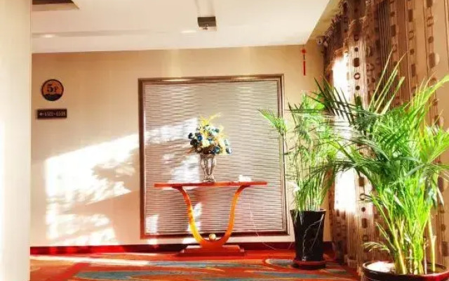 Elong Wanguo Hotel (Liaoyuan Railway Station Traditional Chinese Medicine Hospital)