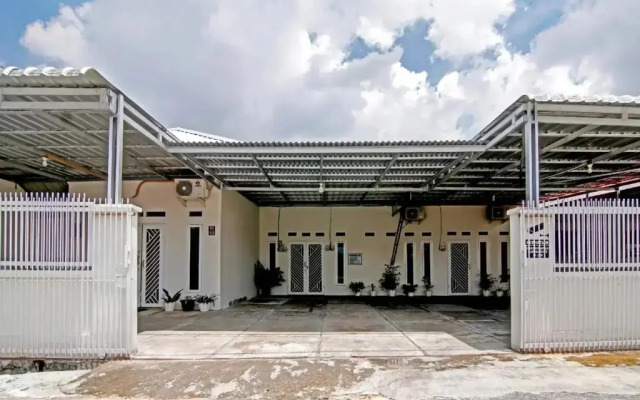 Guest House 513 Syariah By OYO