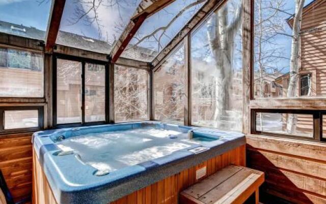 Cedars 18 - Ski-In/Ski-Out Apartment