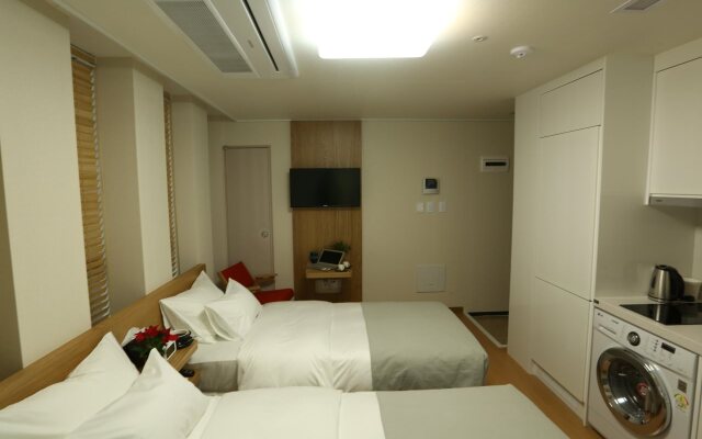 Navi Hotel Residence