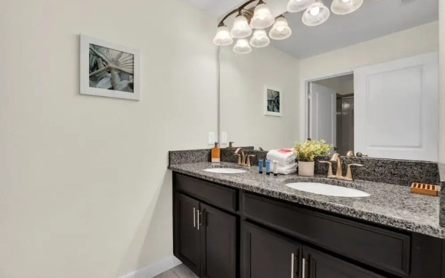 4804crusoe 4 Bedroom Townhouse