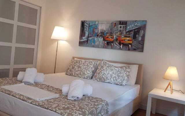 Ionian Apartment- Athens Center, 6 Bd, 2.5 Bath