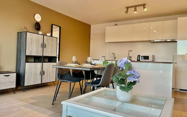 Modern 2BR 1.5 BA Near Diamond District by Oneluxstay