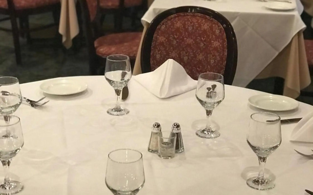 Meadowlands Plaza Hotel