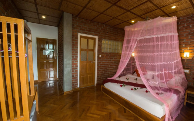 Teak Wood Hotel