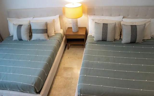 NHOA 111A 2BR Condo Pool access