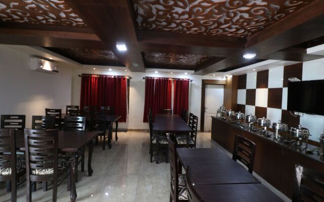 OYO 11839 Hotel Paradise Mansion