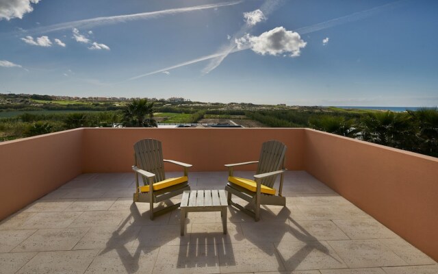 Torel Cliff Surf & Golf