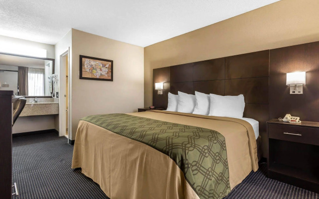 Econo Lodge North