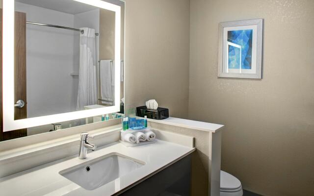 Holiday Inn Express & Suites Coldwater