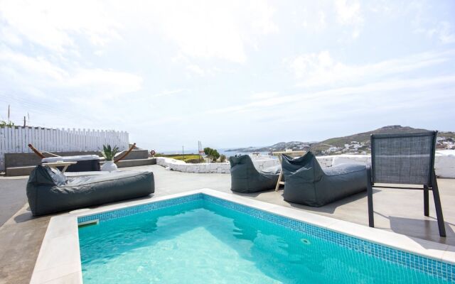 Anixi Lounge Suites - Adults Only