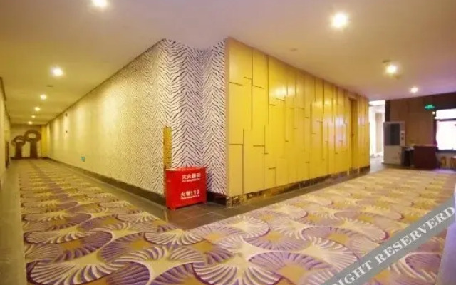 Xianlongtan Yangguang Hotel