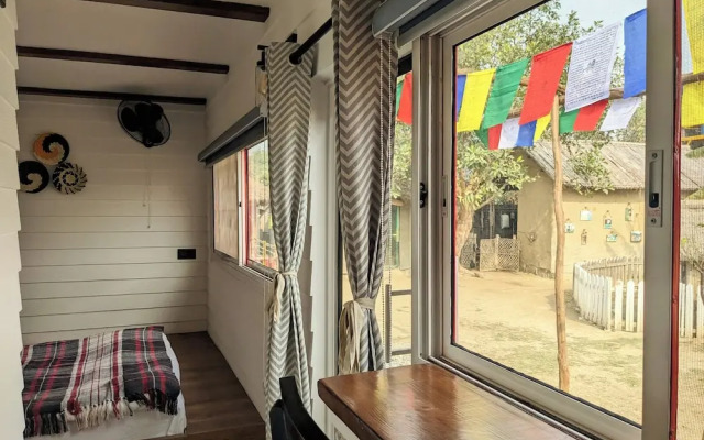 Tuk Tuk Gilhari Noida