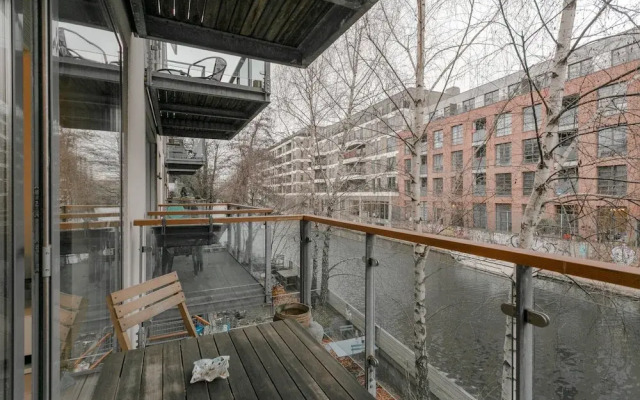 1 Bedroom Apartment With Balcony in Haggerston