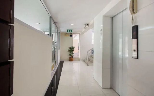OYO 274 Meesook Residence