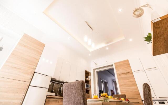 Bpr D8 Premier Apartment