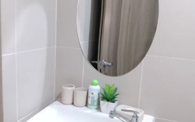 Luxurious Bayview 2BR Near MOA Picc CCP Free Wifi