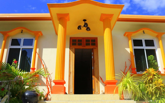 Ras Beach Inn