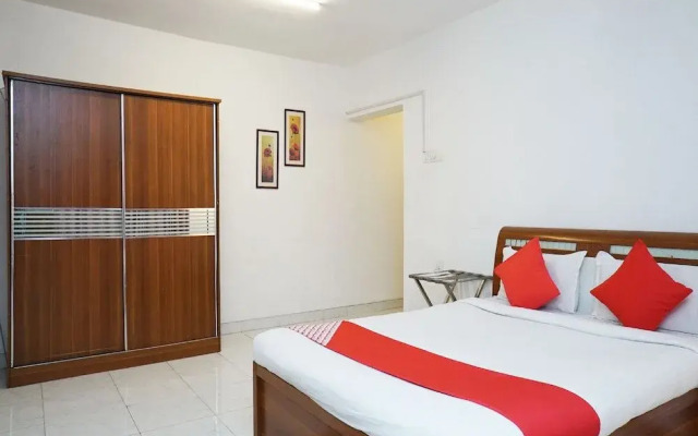 OYO 23239 10 Blossoms Service Apartments