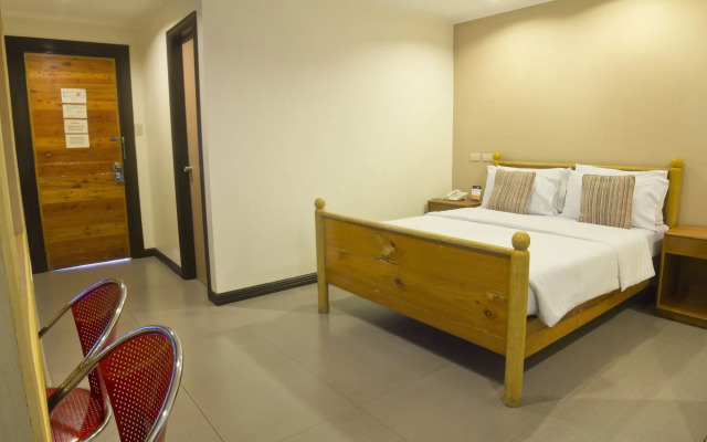 Nichols Airport Hotel