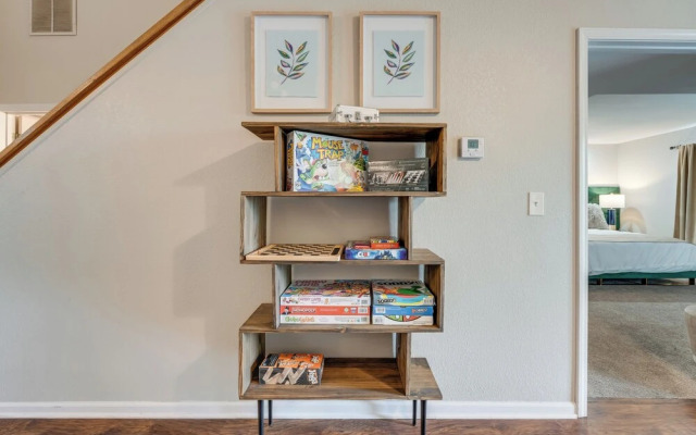 Fireplace, Indoor Pool Access! Family Branson Unit