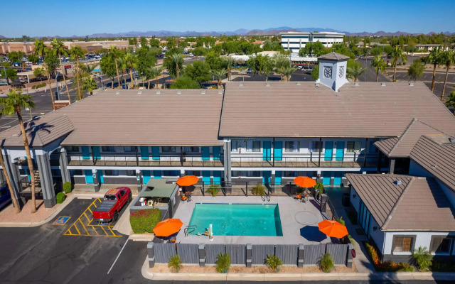 The Hotel Serene Glendale Peoria, Surestay Collection by BW