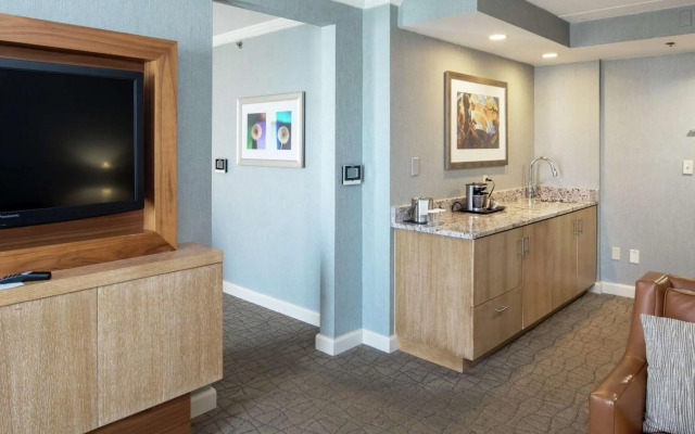 Doubletree by Hilton Pittsburgh — Green Tree