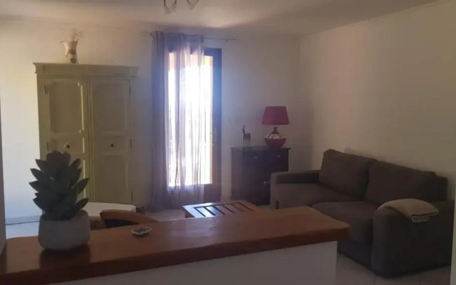 Bas de Villa chez Mr.Girolami Dominique