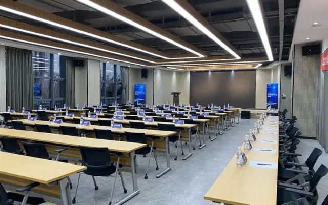 Metropolo Hotels Zhuhai Gongbei Fortis store