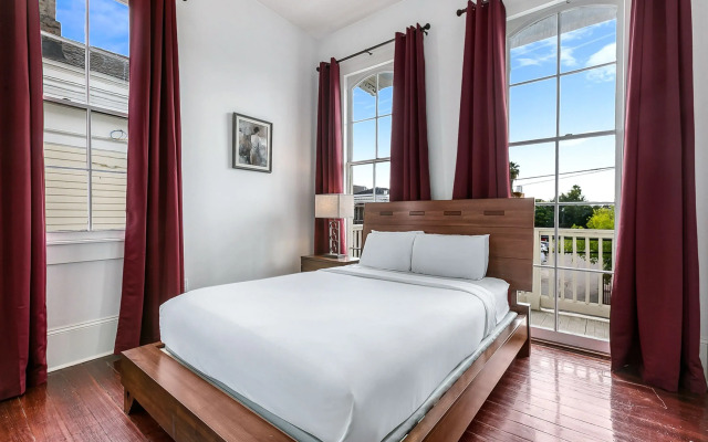 Residences Du Carondelet by Hosteeva