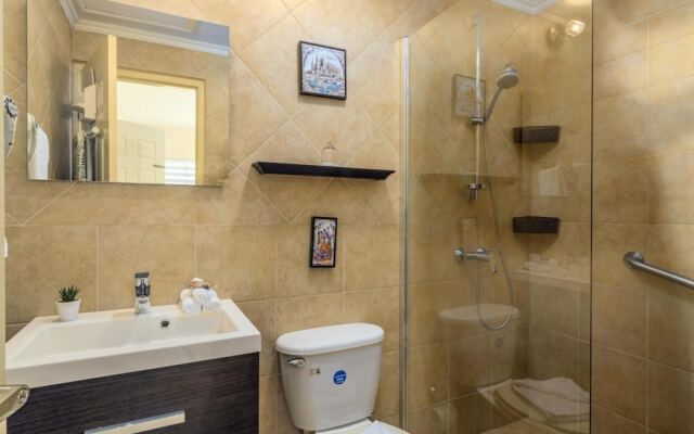 Amazing 4br3 5BA Villa w Private Pool Goldcoast