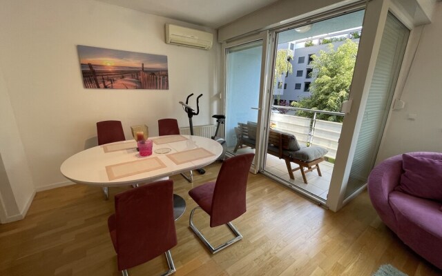 Large Modern 75m2 Flat and Free Parking