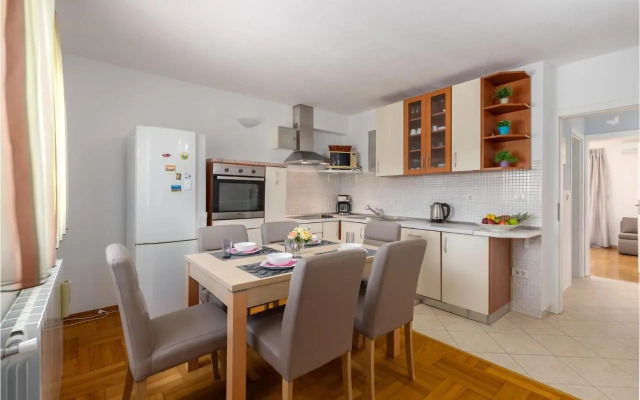 Apartment Zbandaj V