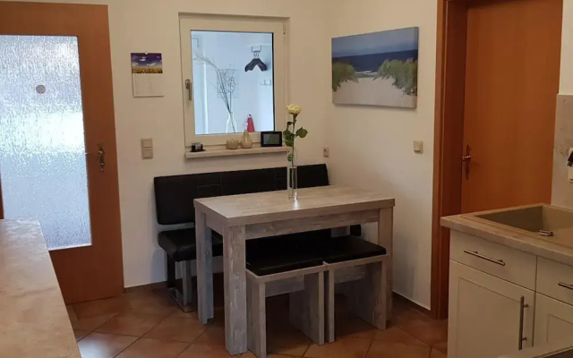 Wohnung bei Kuehlungsborn mit Garten