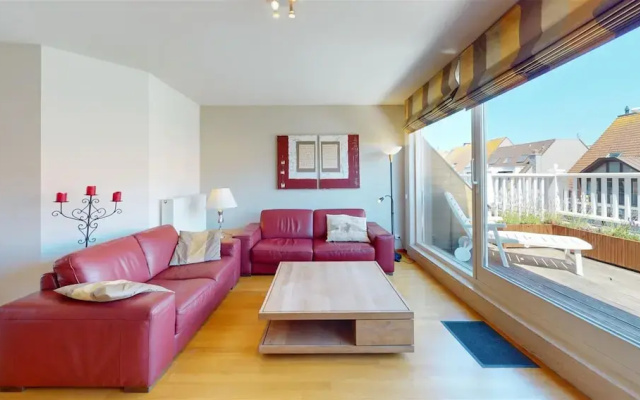 Duplex in Knokke Near North Sea Beach