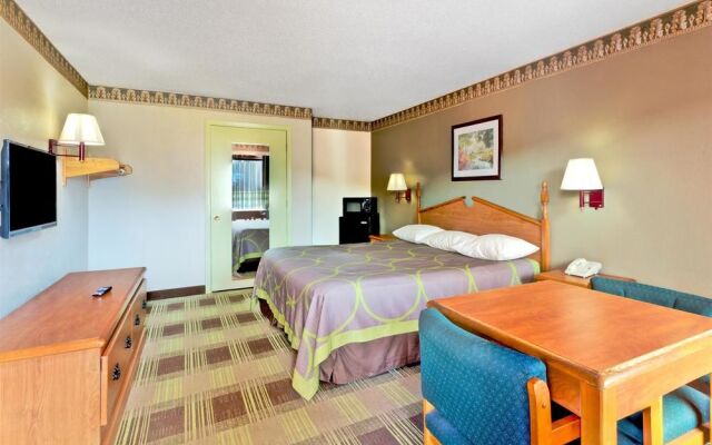 Red Carpet Inn & Suites