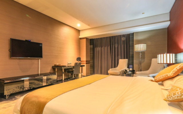 Golden Peninsula Hotel