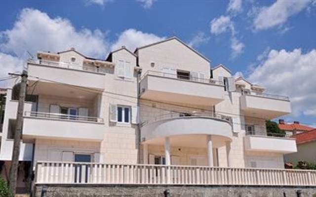 Apartments Villa Perla