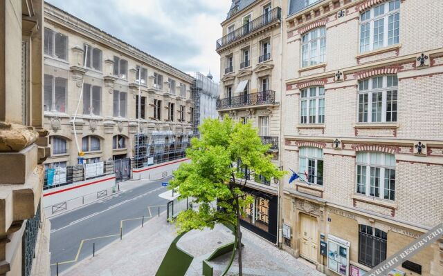 Apartment Ponthieu - Champs-Elysées