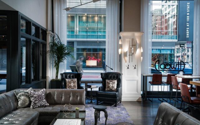 Staypineapple, An Iconic Hotel, The Loop