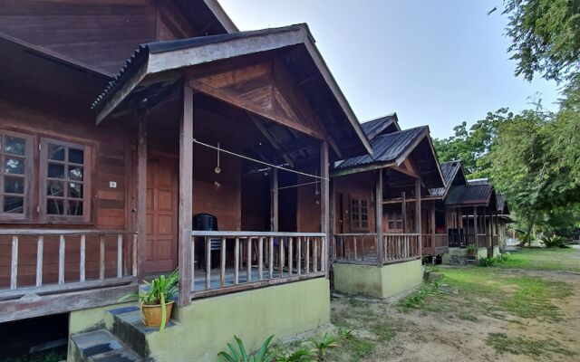 ZEN Rooms Pelangi Beach Resort