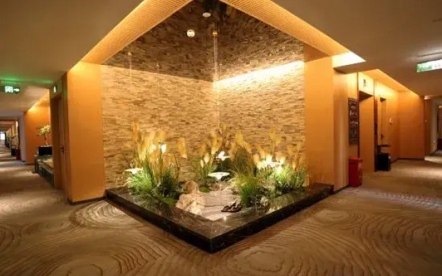 Luyating Garden Hotel (Xiongan New District Rongcheng Gymnasium)