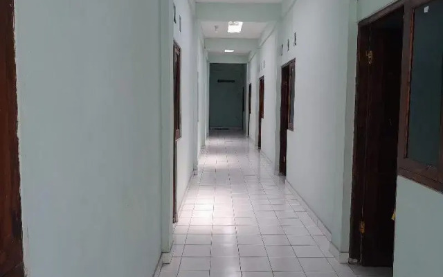 Rumah Singgah Peziarah Ganjuran by ZUZU