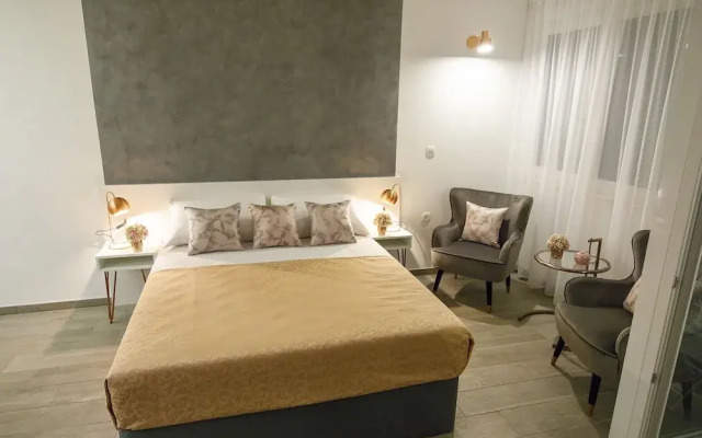 Rose Gold Rooms & Studio With Balcony