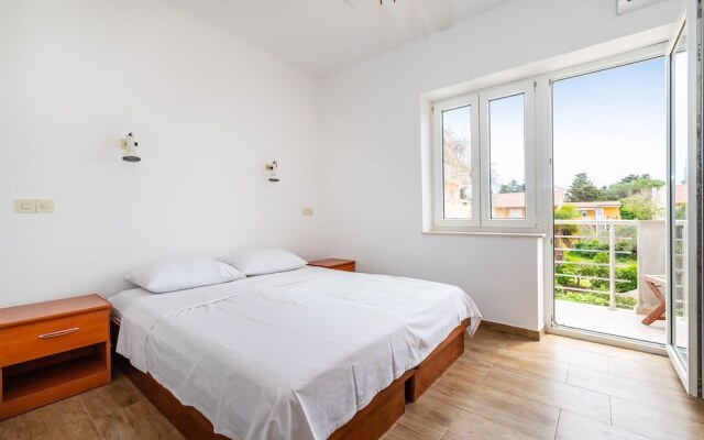 Room in Guest Room - Cozy Room Near Beach L