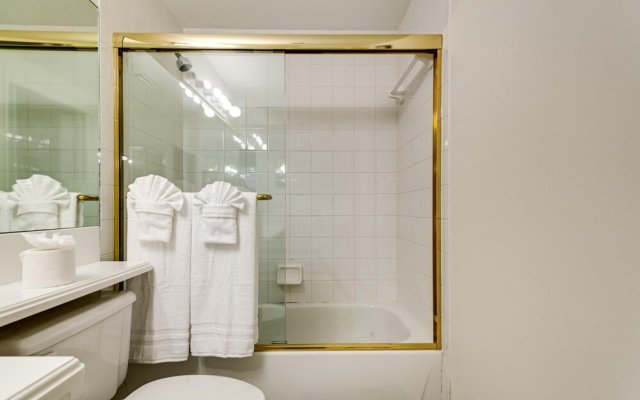 Beautiful Aventura Condo By The Water 3 Bedroom 2 Bathroom