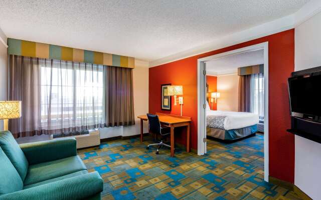 La Quinta Inn & Suites by Wyndham Fremont / Silicon Valley