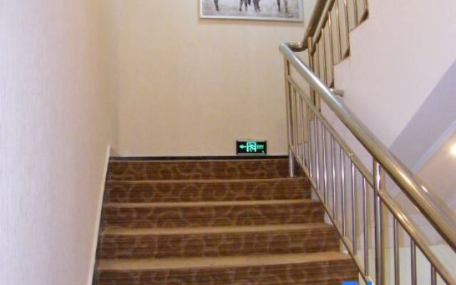 Lejia E-sports Hotel (Chenggong University Town Branch)